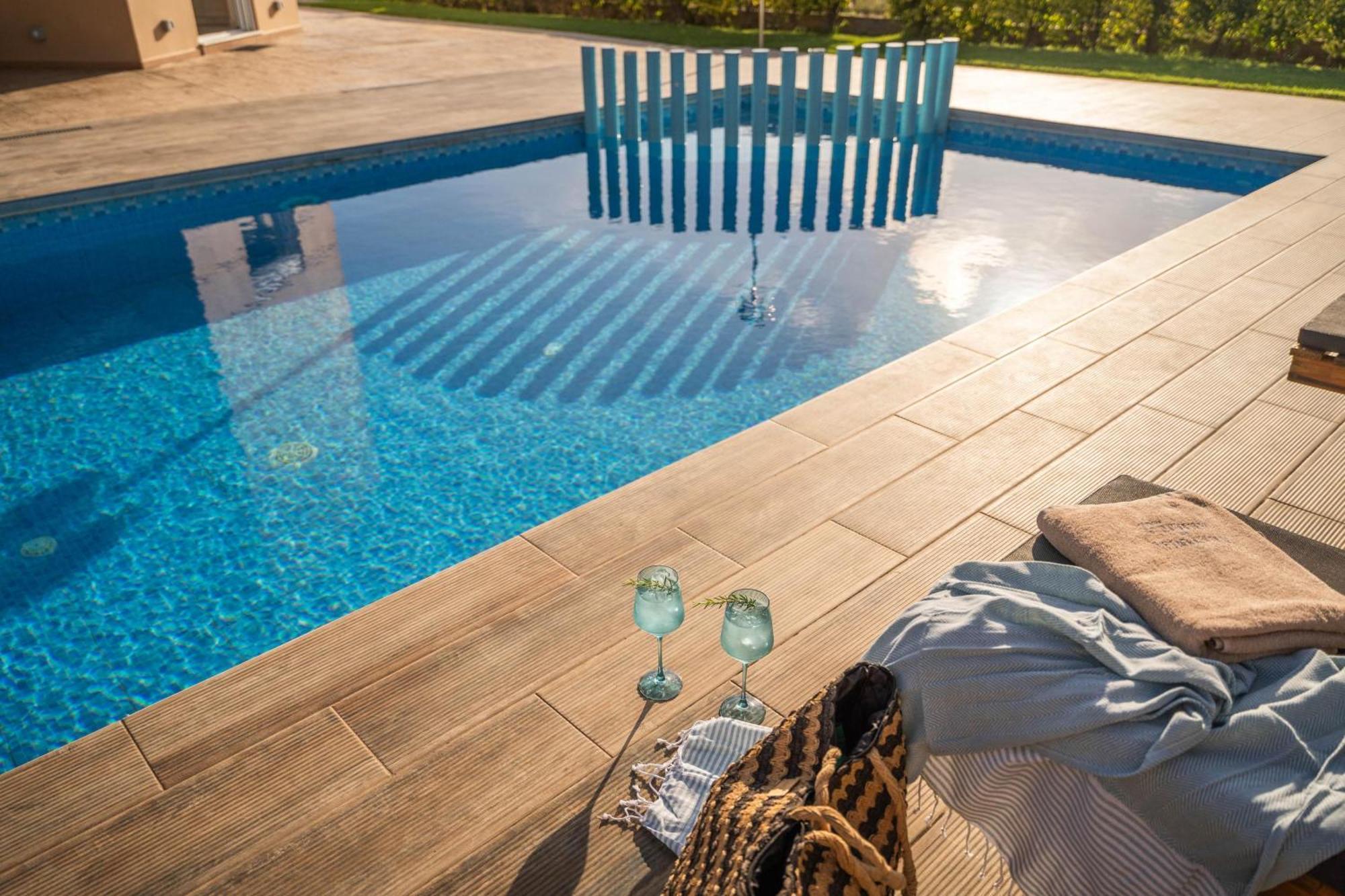 Villa Ariella With Sea View Ajía Marína Kültér fotó